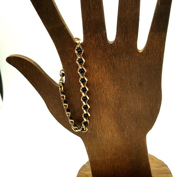 AVON Bracelet CAPTURED TREASURES Gold-tone Curb Link Faux Black Onyx Beaded Acce - Picture 7 of 12